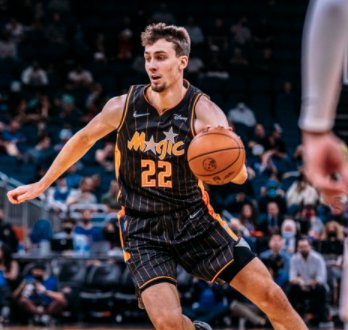 再次展现出 再次展现出