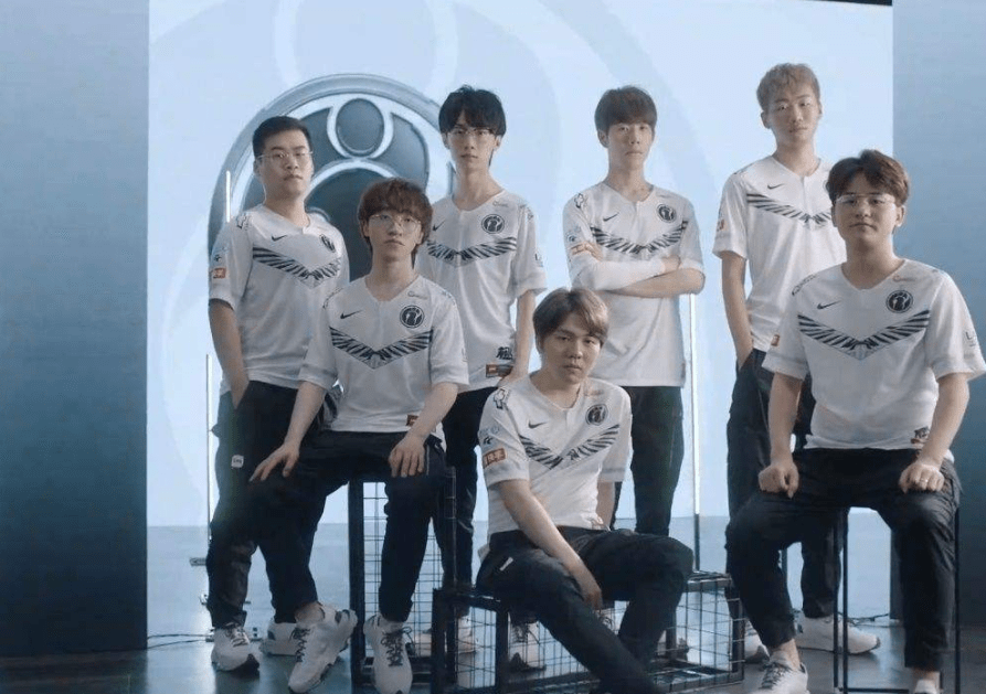 占据重要地 占据重要地