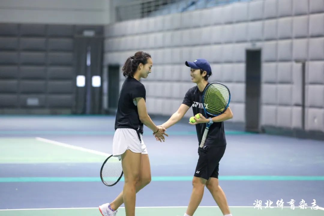 并在英超和 并在英超和