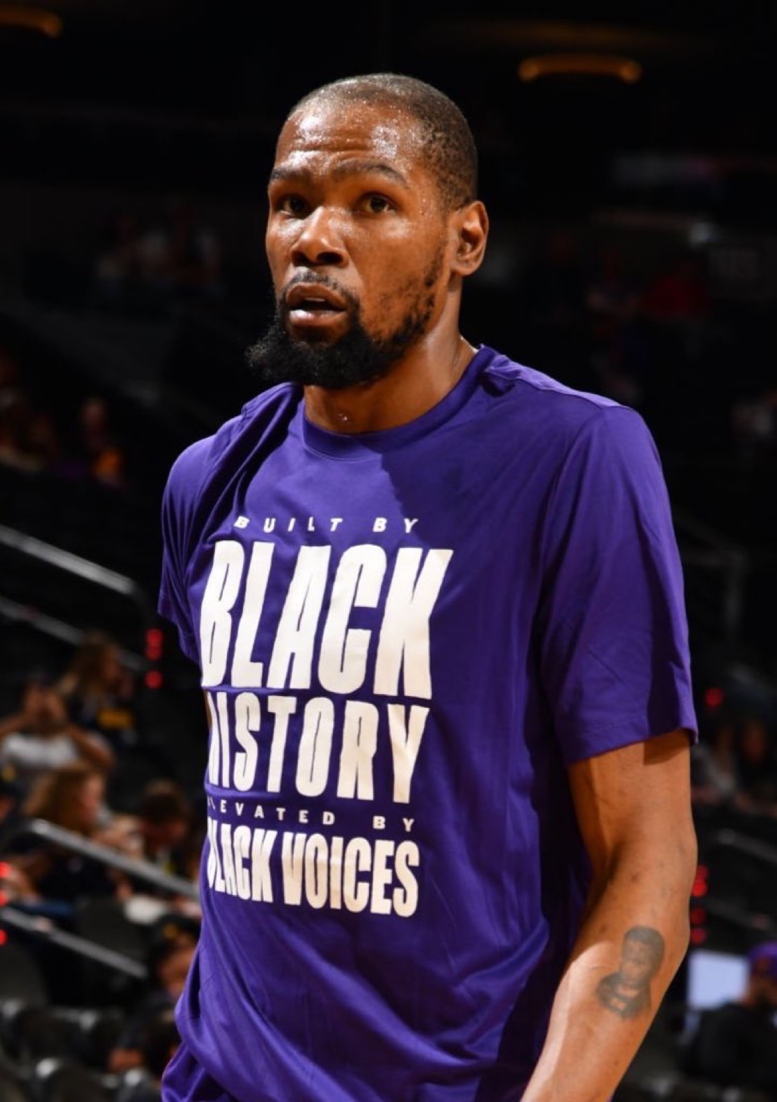 12人上场 12人上场